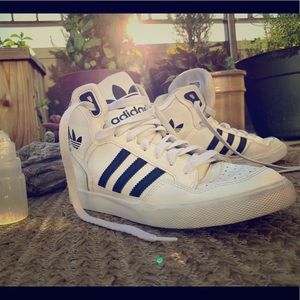 Adidas high tops 3 stripe 7.5